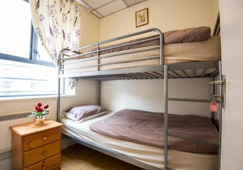 Apache Hostel, 