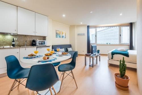 "Guestready  Musichall  Yellow Submarine", 