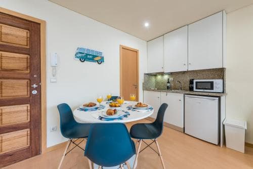 "Guestready  Musichall  Yellow Submarine", 