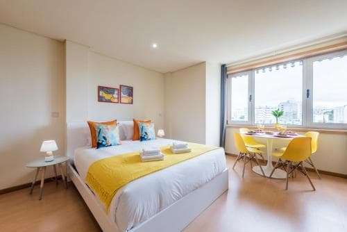 "Guestready  Musichall  Yellow Submarine", 