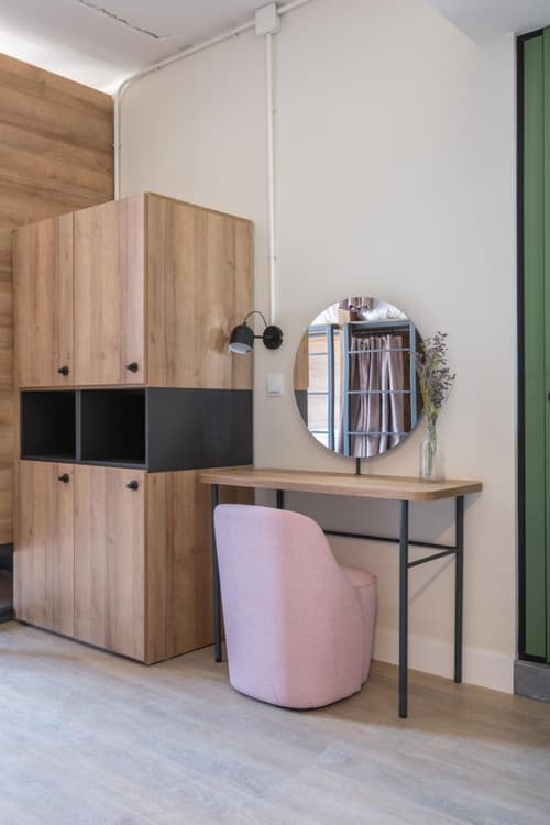 LATROUPE Grand Place Hostel, 