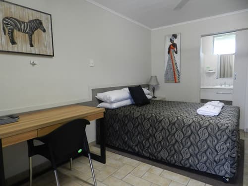 Golden Palms Motor Inn, 