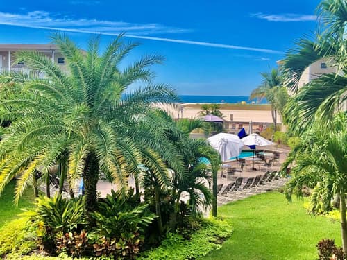 Thunderbird Beach Resort, 