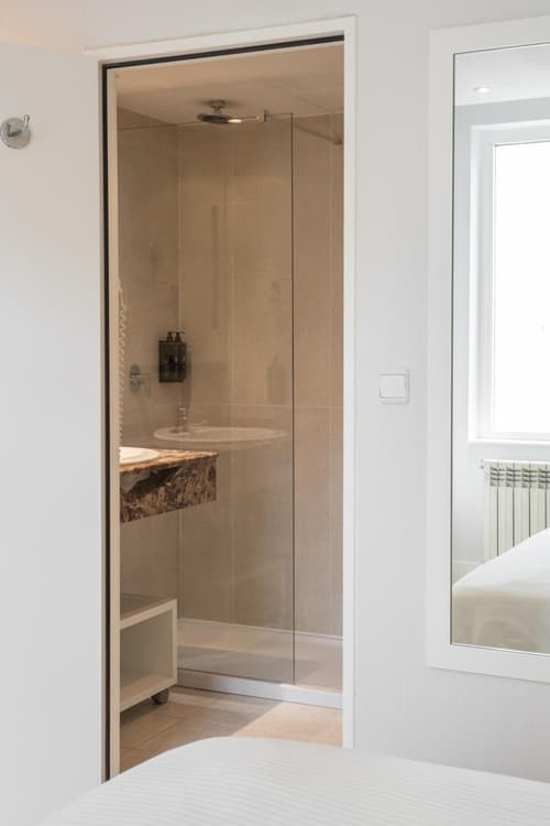 LATROUPE Grand Place Hostel, 