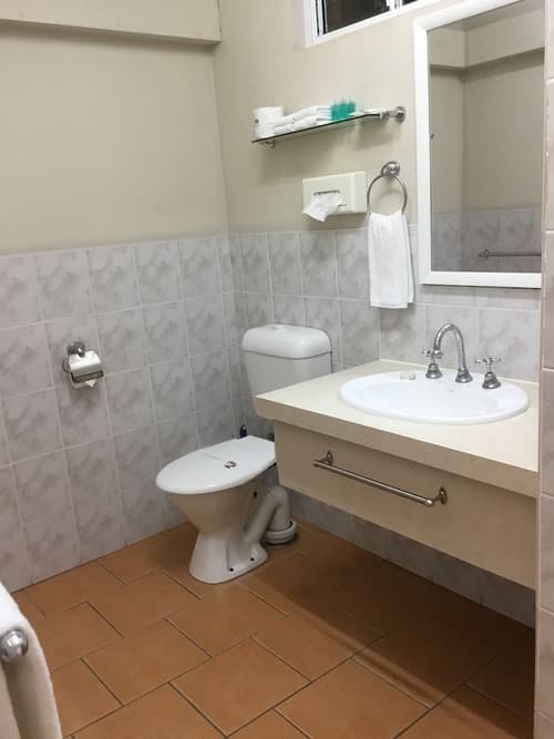 Golden Palms Motor Inn, 