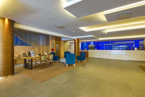 The Views Monumental, 