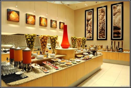 Peermont Mondior At Emperors Palace, Breakfast area