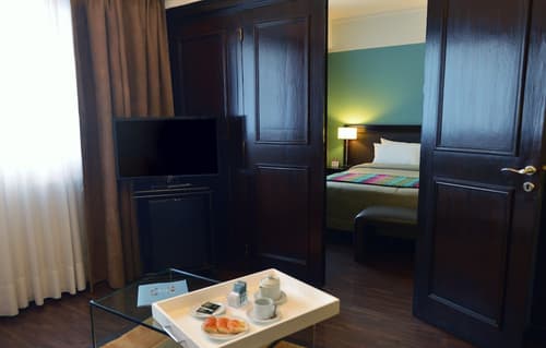 Rochester Classic (SOLO EMPAQUETADO CON ROCHESTER CALAFATE) , Room