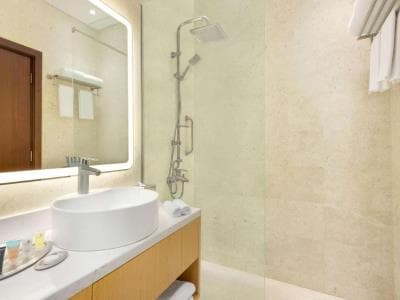 Wyndham Garden Salalah Mirbat , Bathroom