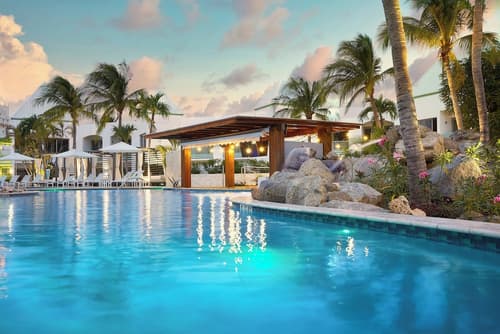 Sab 24 Oct 26 - COR / AUA + Hoteles con Desayuno