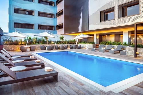 Lun 09 Nov 26 - BUE / AUA + Hoteles con Desayuno