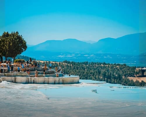 Tra nuvole di pietra e acque di cotone