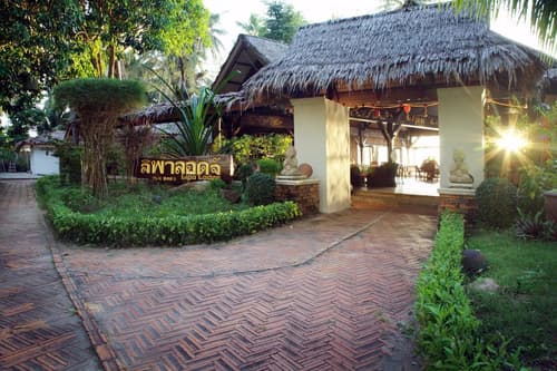 Lipa Lodge Beach Resort, 