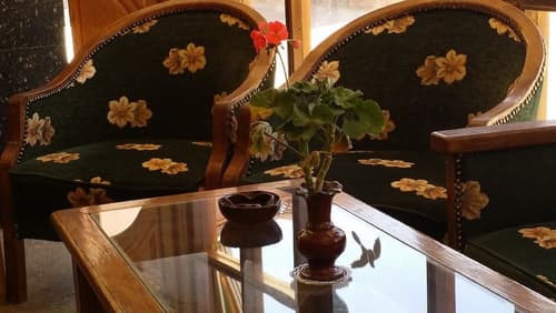 Catherine Plaza Hotel, 