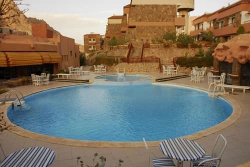 Catherine Plaza Hotel, 