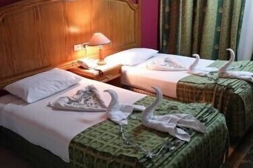 Catherine Plaza Hotel, 