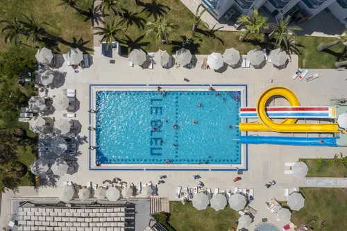 Le Bleu Hotel & Resort, 