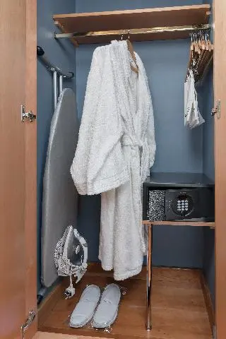 Holiday Inn London - Kensington Forum, 