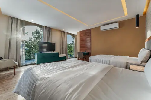Hotel Chariot, 