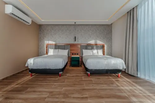 Hotel Chariot, 