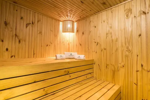 Urban Green Hotel & Suites, 