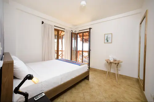 Selina Montañita, ROOM