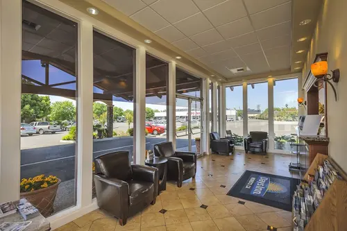 Days Inn by Wyndham Modesto, Lobby sitting area