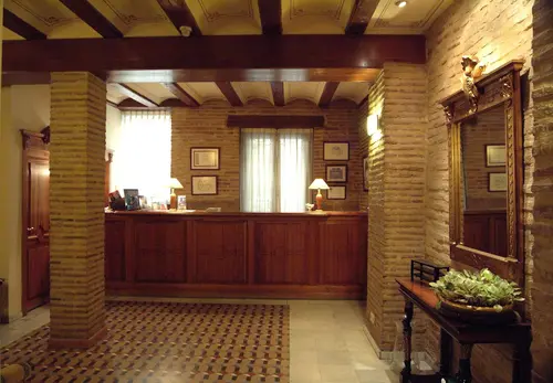 Ad Hoc Monumental Hotel, Reception