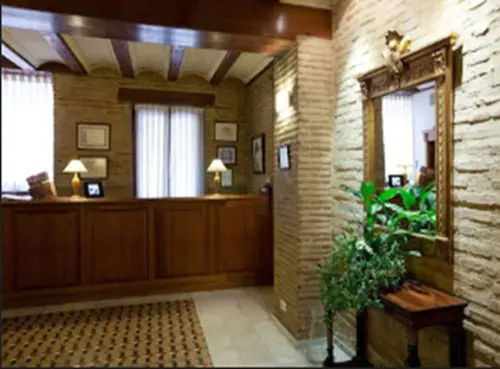 Ad Hoc Monumental Hotel, Reception