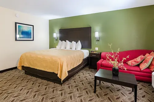 Quality Inn Tanglewood, Room