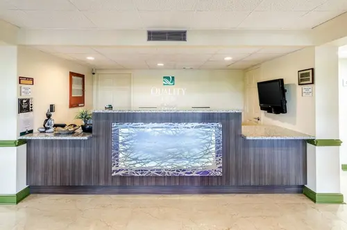 Quality Inn Tanglewood, Lobby