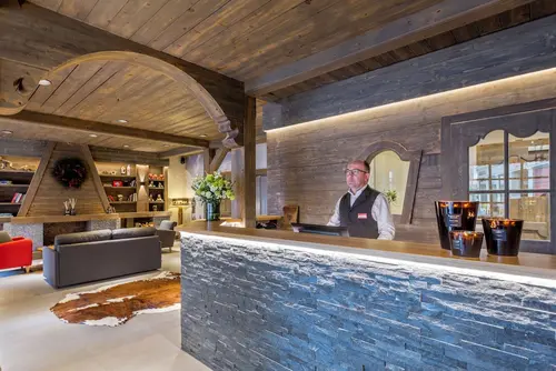 Hotel Edelweiss, Reception