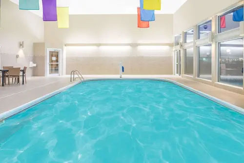 Ramada by Wyndham Springfield North, Pool