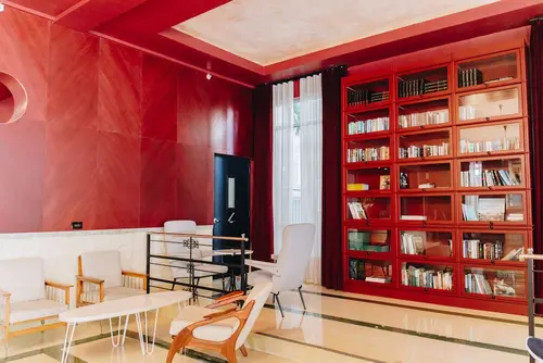 Crest Hotel Suites, Lobby