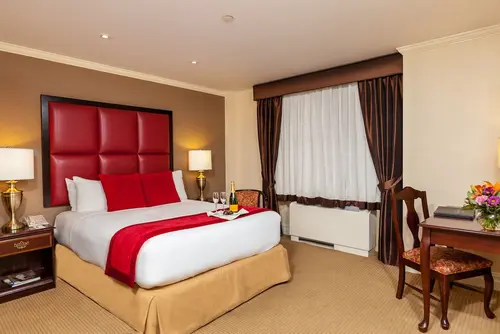 Fitzpatrick Grand Central, Room