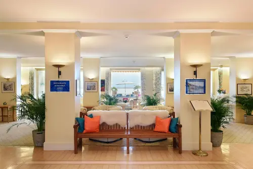 Golf Hotel Rene Capt, Reception