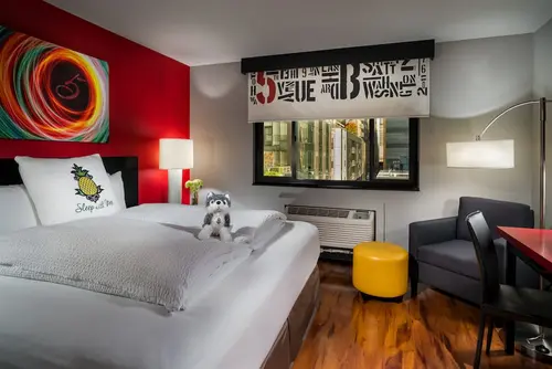 Staypineapple, Hotel FIVE, Downtown Seattle, Room