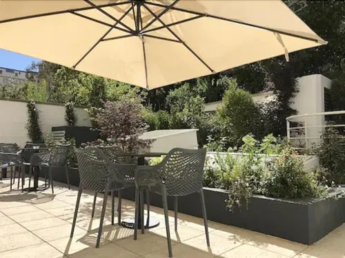 Hôtel Auteuil Tour Eiffel, Exterior