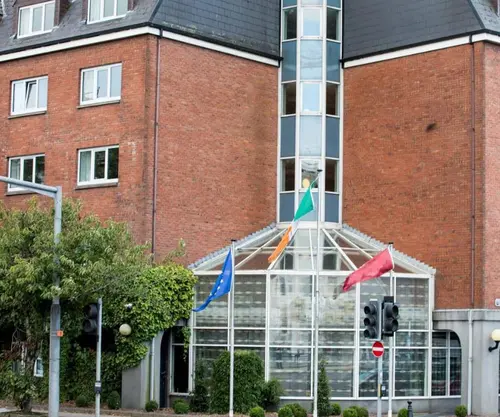 Leonardo Hotel Cork, Front of property - evening/night
