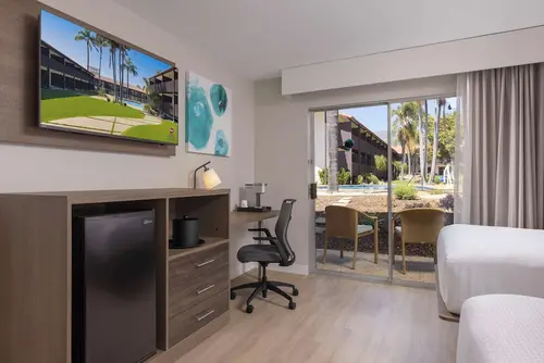 Best Western Plus Pepper Tree Inn, Room