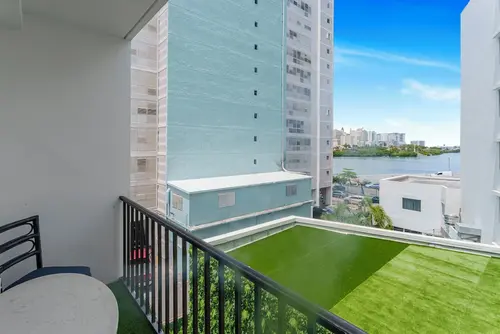 Abitta Condado, Room