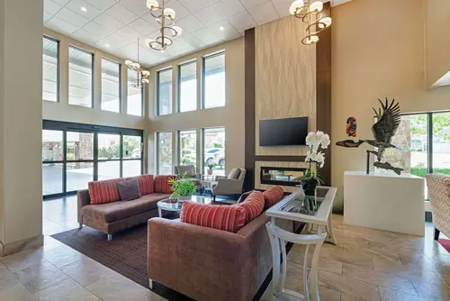 Best Western Plus Burnaby Hotel, Lobby