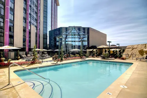 Atlantis Casino Resort Spa, Outdoor pool