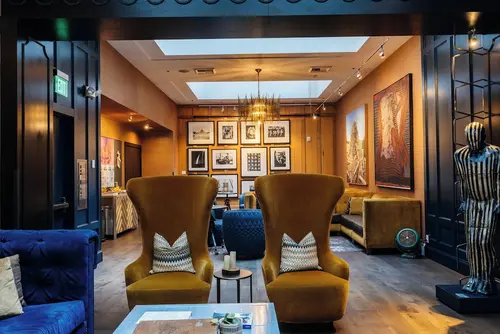 Hotel Lucia, Lobby sitting area