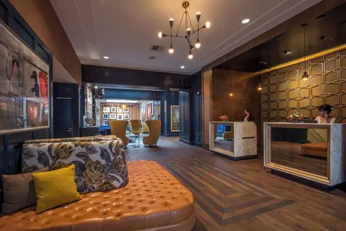 Hotel Lucia, Reception
