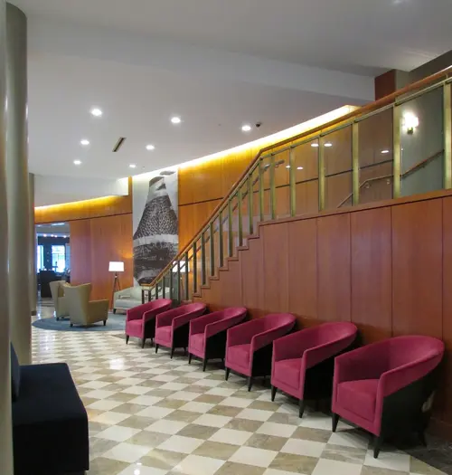 Crowne Plaza Cleveland at Playhouse Square by IHG, Lobby sitting area