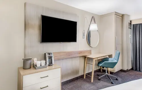 Crowne Plaza Cleveland at Playhouse Square by IHG, Room