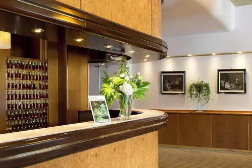 Starhotels Cristallo Palace, Reception