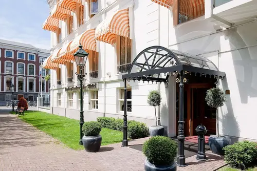Carlton Ambassador Hotel, Primary image