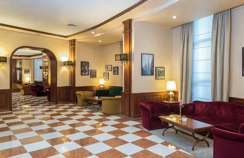 Leonardo Hotel Milan City Center, Lobby
